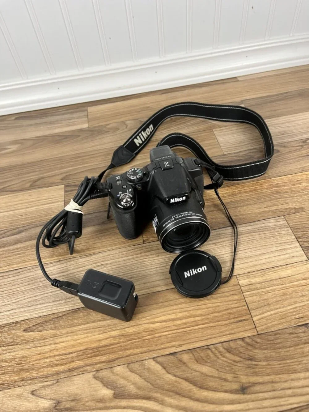 Nikon COOLPIX P520 18.1MP Digital Camera Black 42x Optical Zoom (PARTS AS IS)
